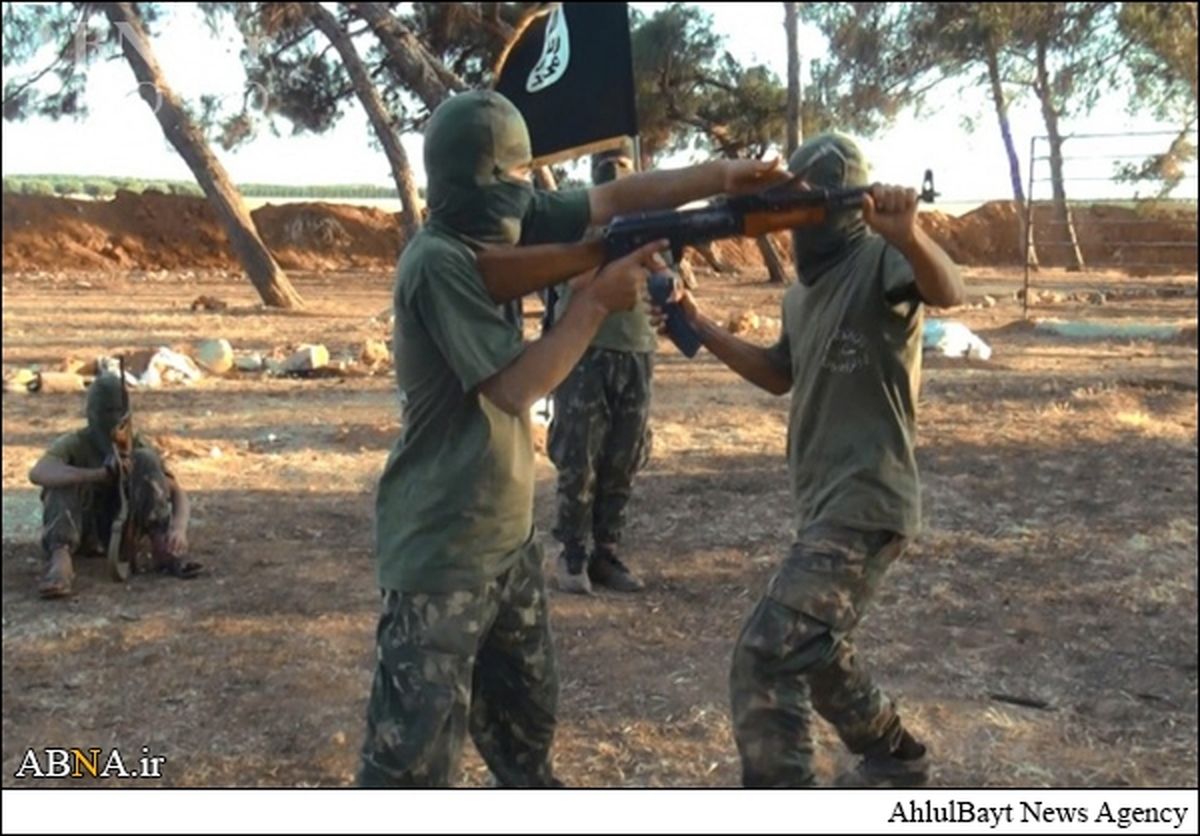 آموزش نظامی به نوجوانان داعشی/تصاویر