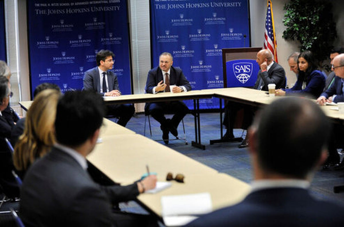 ادعاهای انور قرقاش علیه ایران در واشنگتن