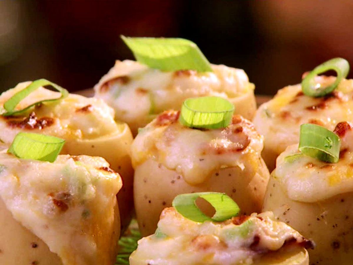 سیب‌زمینی‌ شکم پر یک غذای خوشمزه برای همه اعضای خانواده