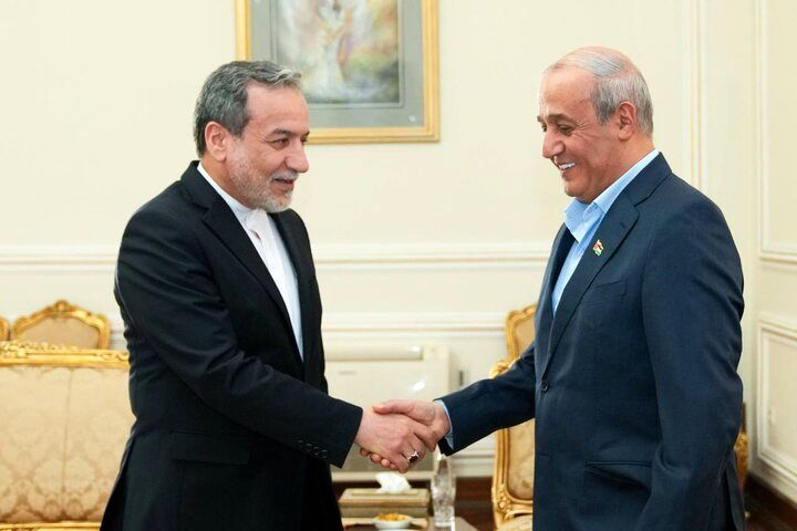 معاون دبیرکل جبهه مردمی برای آزادی فلسطین با عراقچی دیدار کرد