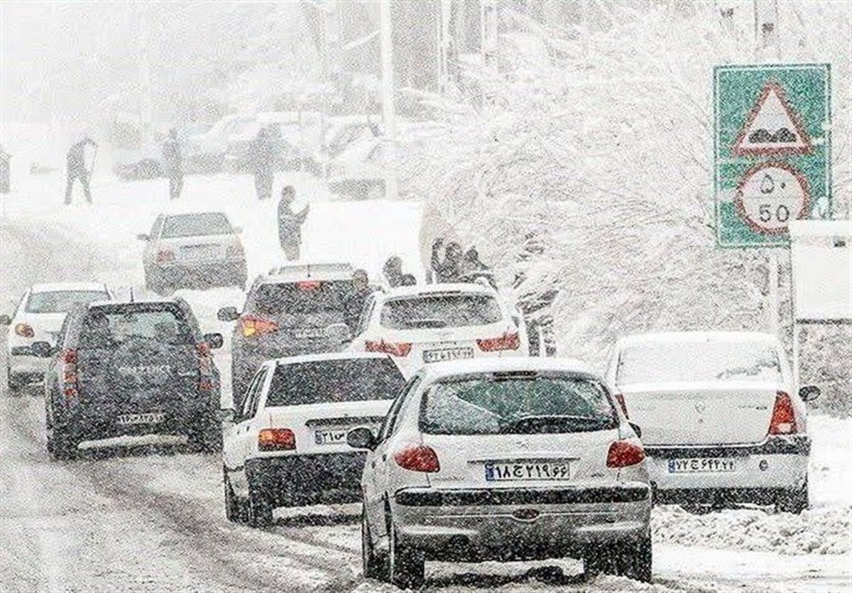برف و باران در جاده های 7 استان/ترافیک سنگین در ورودی های تهران