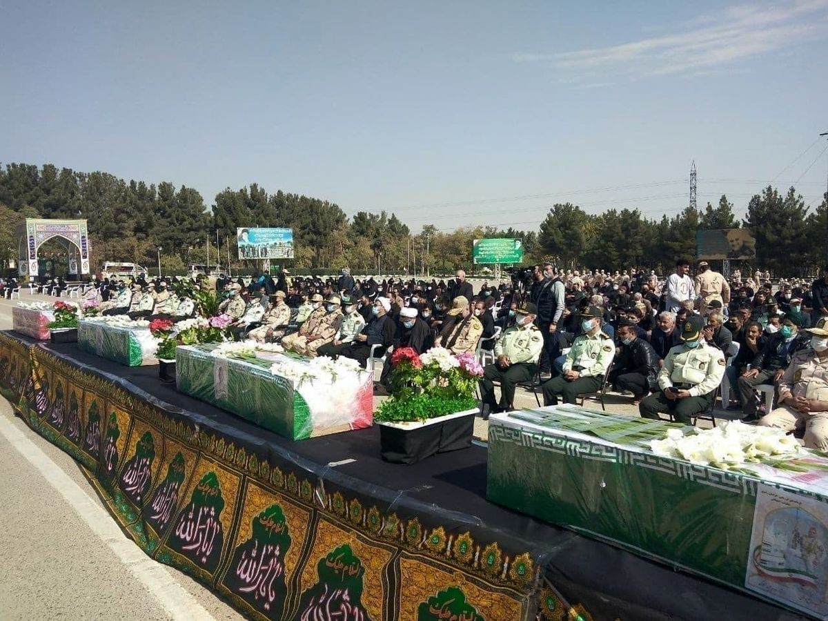 مراسم تشییع ۴ شهید مرزبان در مشهد