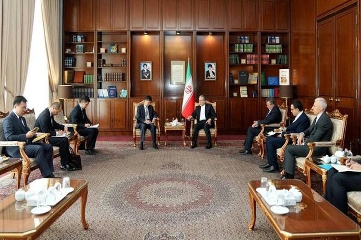 دیدار سفیر جمهوری خلق چین با عراقچی/رایزنی سفیر چین با عراقچی در مورد سفر آینده پزشکیان به پکن 