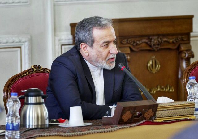عراقچی: طرف ارمنستانی اطمینان داد که تهدیدی از خاکش متوجه ایران نباشد