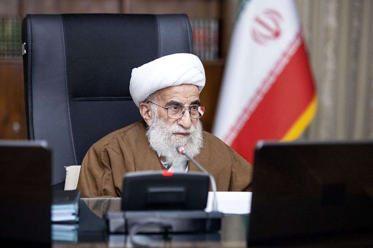 آیتالله جنتی: همدلی مردم در حادثه بندر شهید رجایی تحسین برانگیز بود