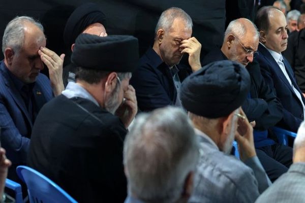حضور پزشکیان در مراسم بزرگداشت شهید خطیب +عکس