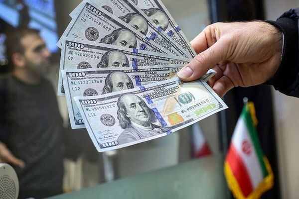 فوری؛ جهش شبانه قیمت دلار آزاد ۶ دی ۱۴۰۴ | دلار ۸ هزار تومان گران شد
