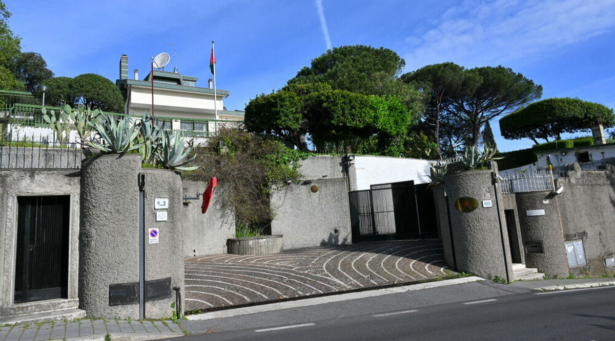 خبرسازیها در مورد درخواست از ایران برای توقف برنامه هستهای نادرست است