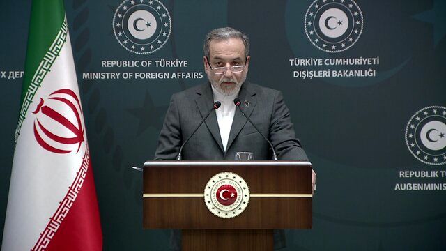 عراقچی: ایران برای مذاکره و جنگ آماده است