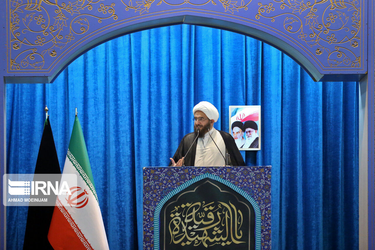 هشدار امام جمعه تهران به دوقطبی‌سازی‌های خطرناک در جامعه