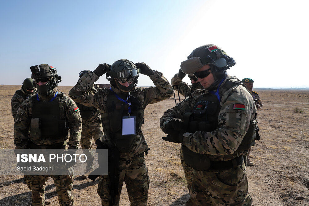 شلیک موشک‌های بالستیک و کروز بُرد بلند در مرحلهٔ دوم رزمایش 