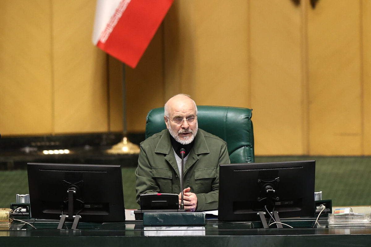 توضیحات رئیس مجلس درباره افزایش حقوق دوبار در سال