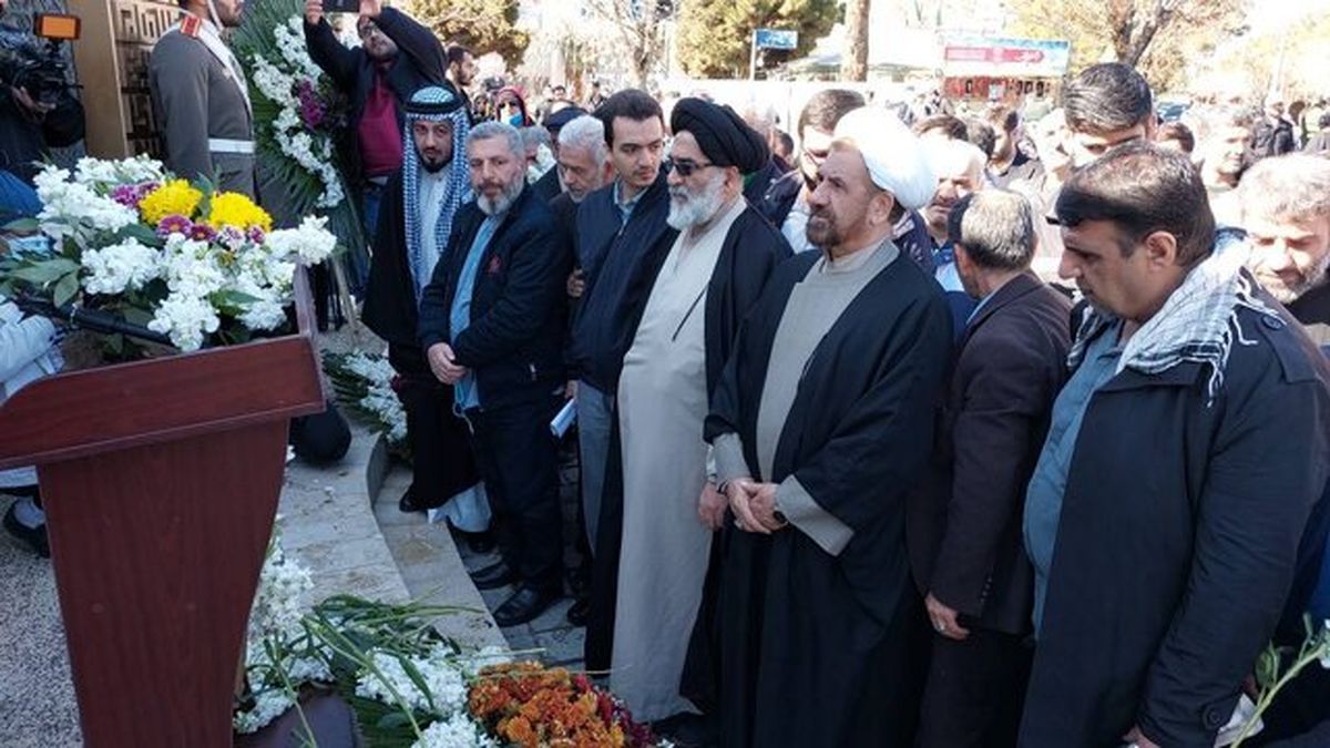 گلباران جایگاه جلوس امام خمینی (ره) در بهشت زهرا 