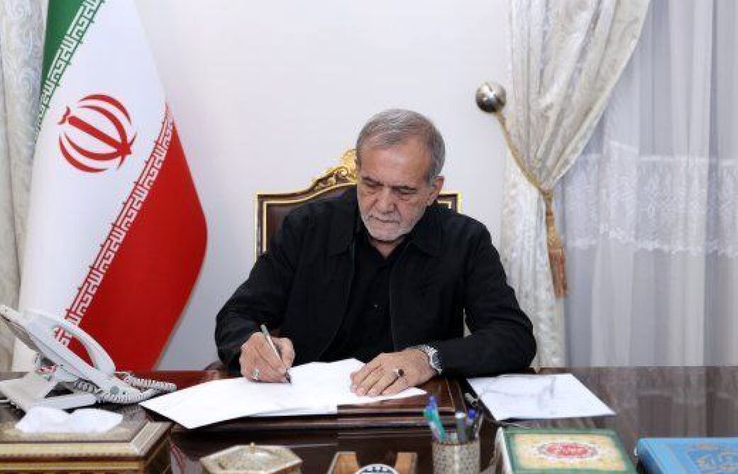 پزشکیان درگذشت خواهر شهیدان قمی را تسلیت گفت