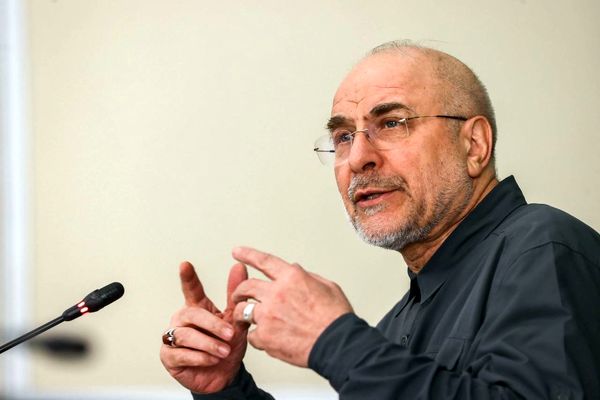 تصاویر دیدار مجمع نمایندگان استان اصفهان با قالیباف 