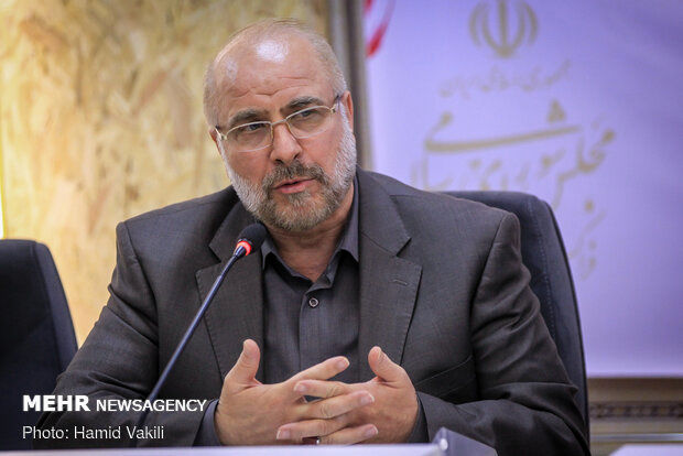 قالیباف درگذشت والده سرلشکر جعفری را تسلیت گفت