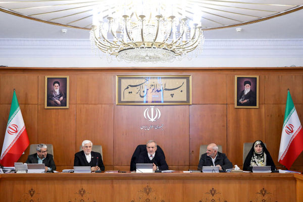 غافلگیری دولت با اعلام مبلغ عیدی کارمندان | تصویب عیدی 2 رقمی برای کارمندان