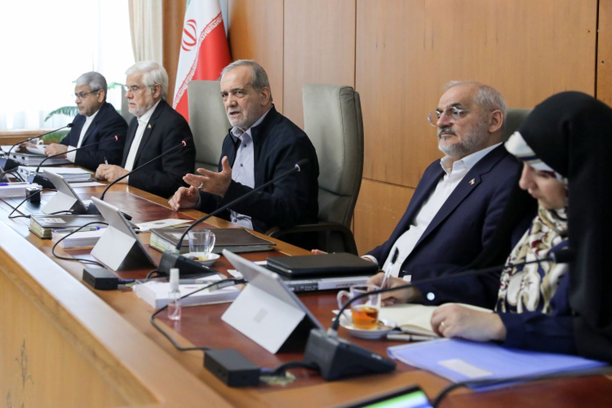 رئیس‌دفتر پزشکیان: دولت قصد تغییر هیچ وزیری را ندارد