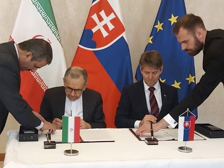 تأکید ایران و اسلواکی بر توسعه روابط دوجانبه