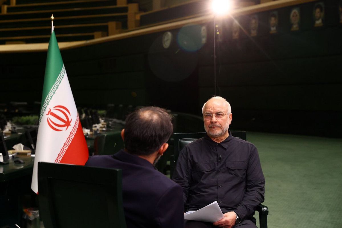 قالیباف: بی‌تردید در داخل کشور اختلاف‌نظرها و حتی اختلافات مبنایی وجود داشت، اما وقتی با تهاجم خارجی مواجه شدیم، همه یکپارچه شدند و در مقابل دشمن خارجی دفاع کردند 