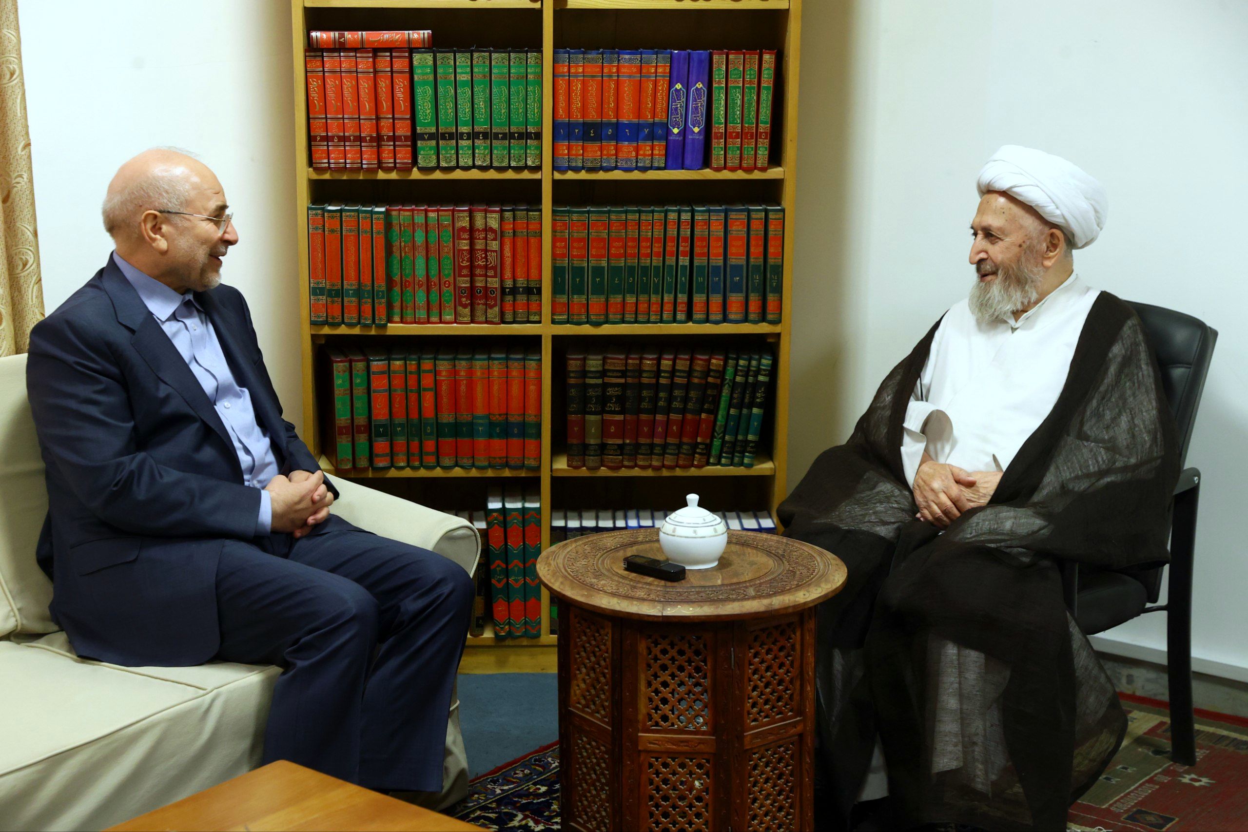 عکسی از دیدار قالیباف و آیتالله جعفر سبحانی - قم