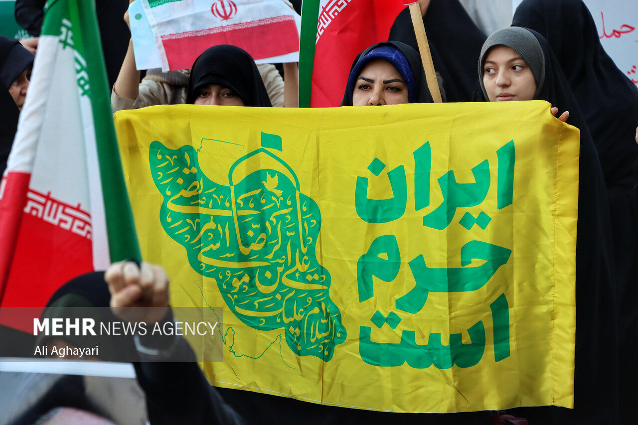 تصاویر: تجمع مردمی حمایت از عملیات «بشارت فتح» در ارومیه