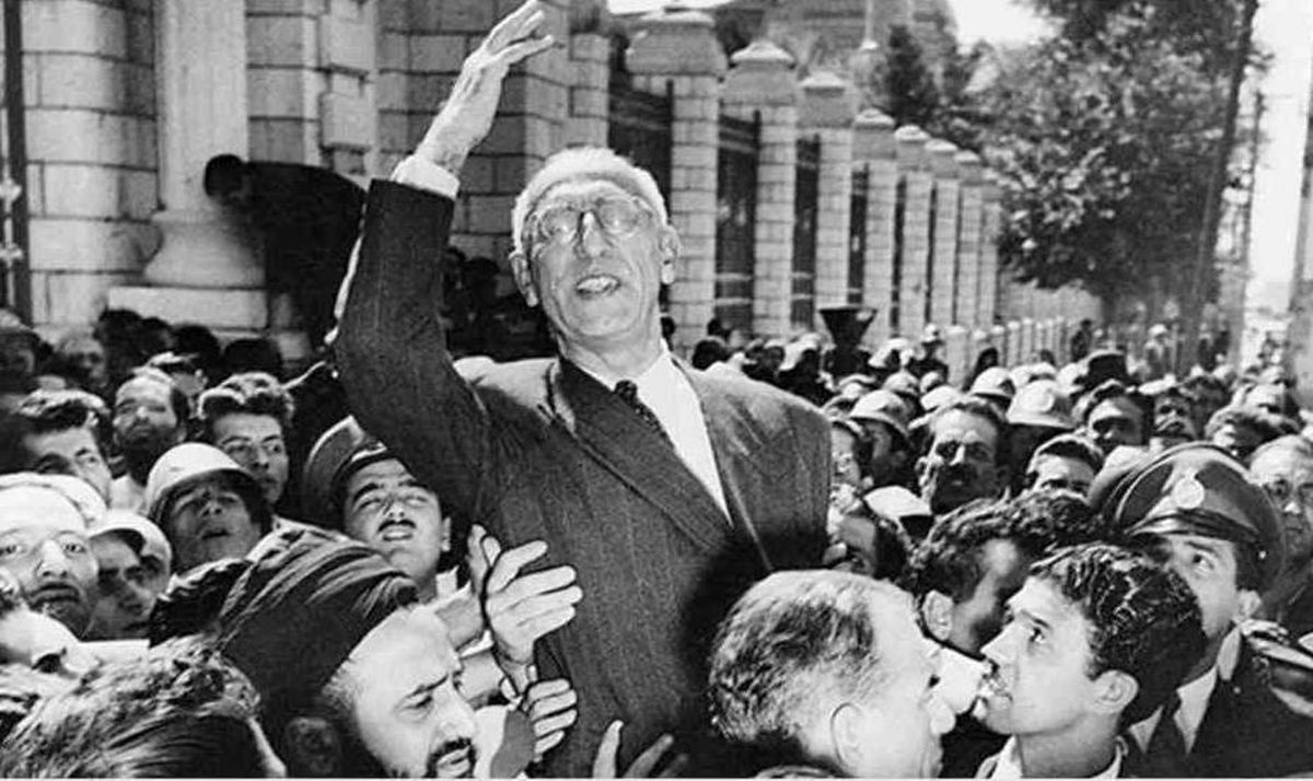 از ۲۸ مرداد پند بگیرید