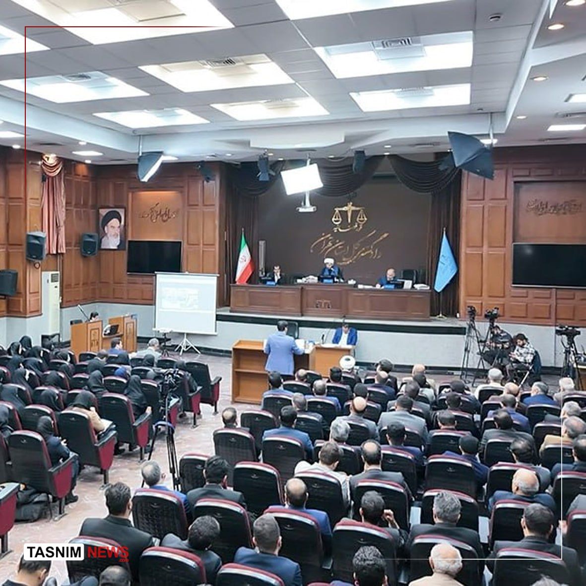 برگزاری دادگاه منافقین با حضور خانواده‌های قربانی ترور 