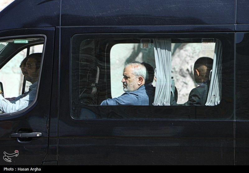 پاسخ عجیب وزیر نیرو درباره زمان اتمام قطعی‌های برق 