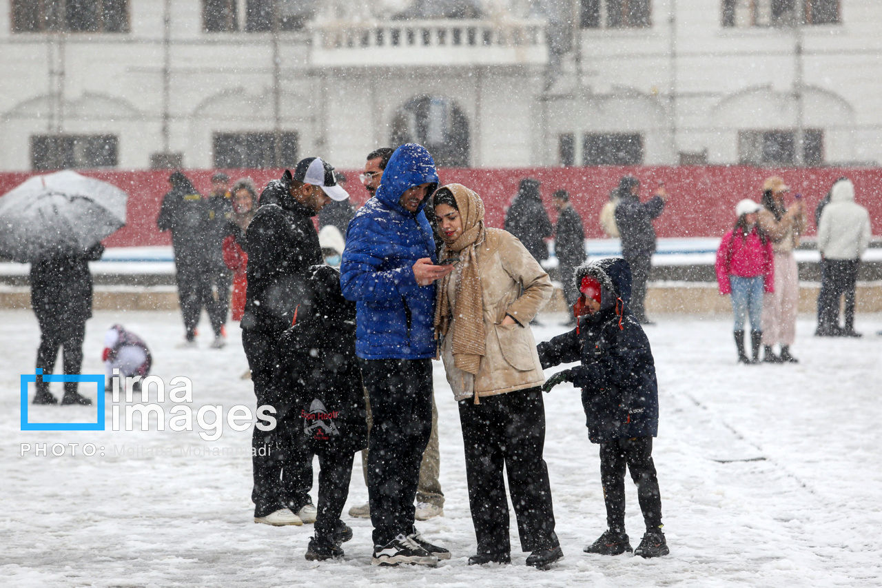 تصاویر: بارش برف پاییزی در رشت