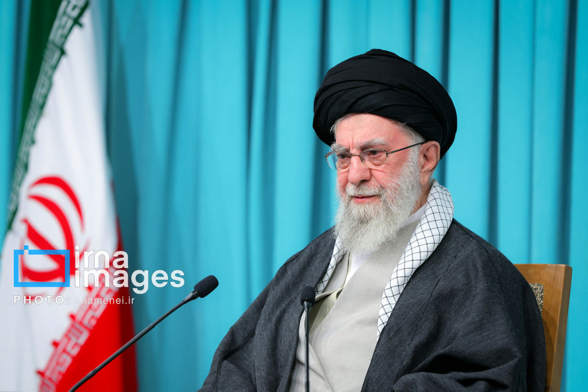 توئیت عبری رهبر معظم انقلاب با انتشار تصویری از سخنرانی نتانیاهو