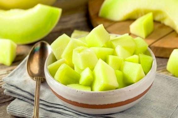 خوردن طالبی برای این افراد ضرر دارد