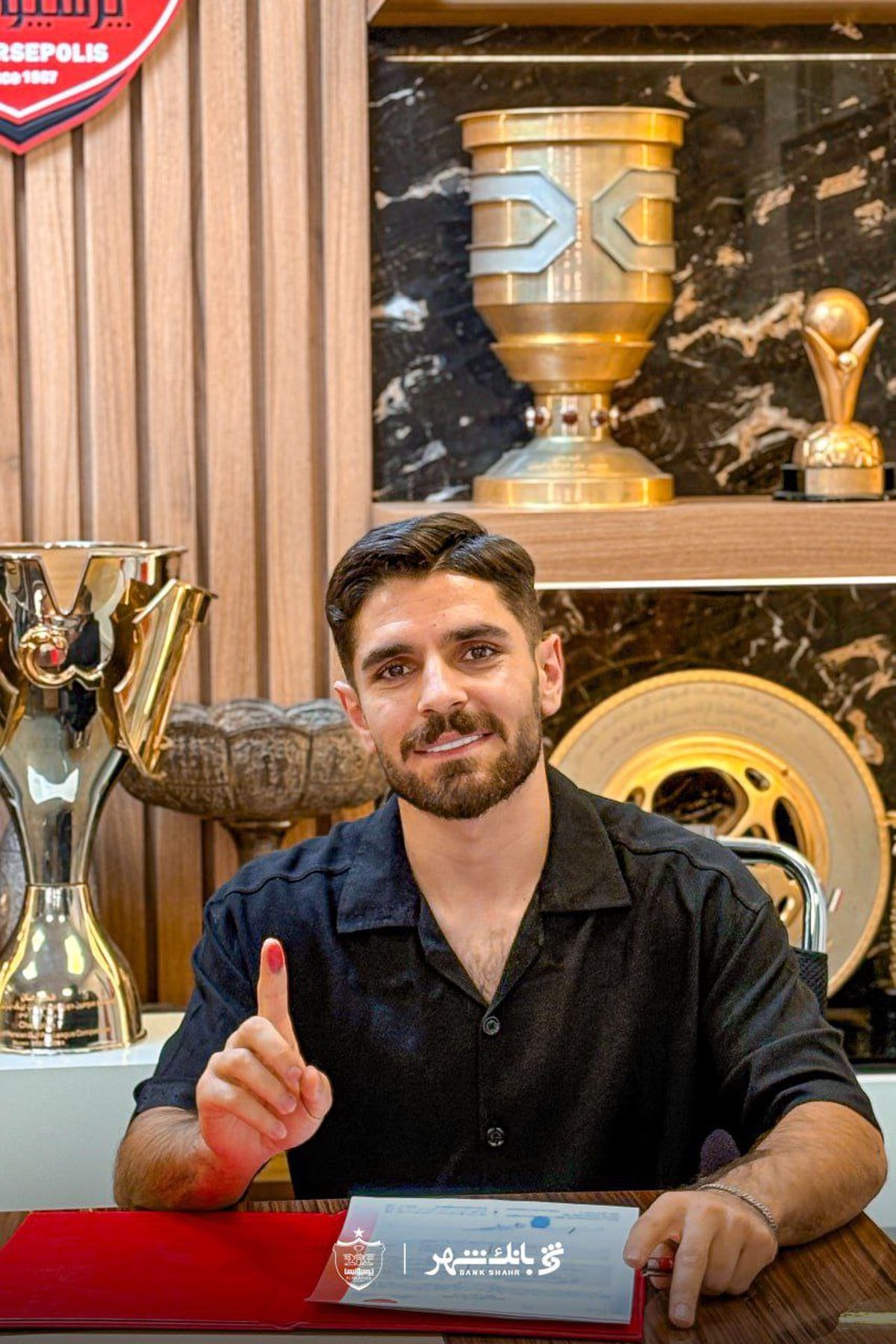 قرارداد محمد عمری با پرسپولیس تمدید شد