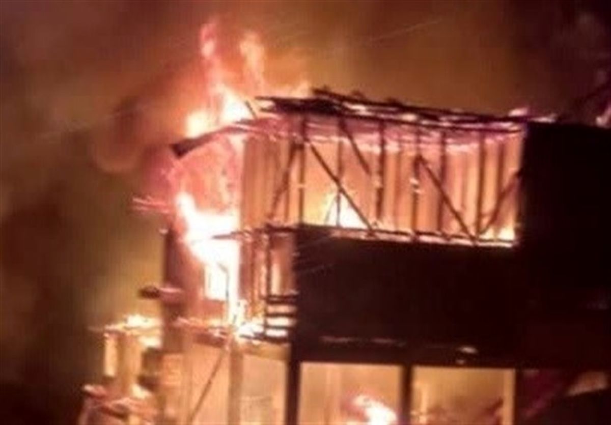 حریق در کشتی حامل متانول در اسکله دیر بوشهر | ۳ فوتی و ۲ نفر محبوس هستند