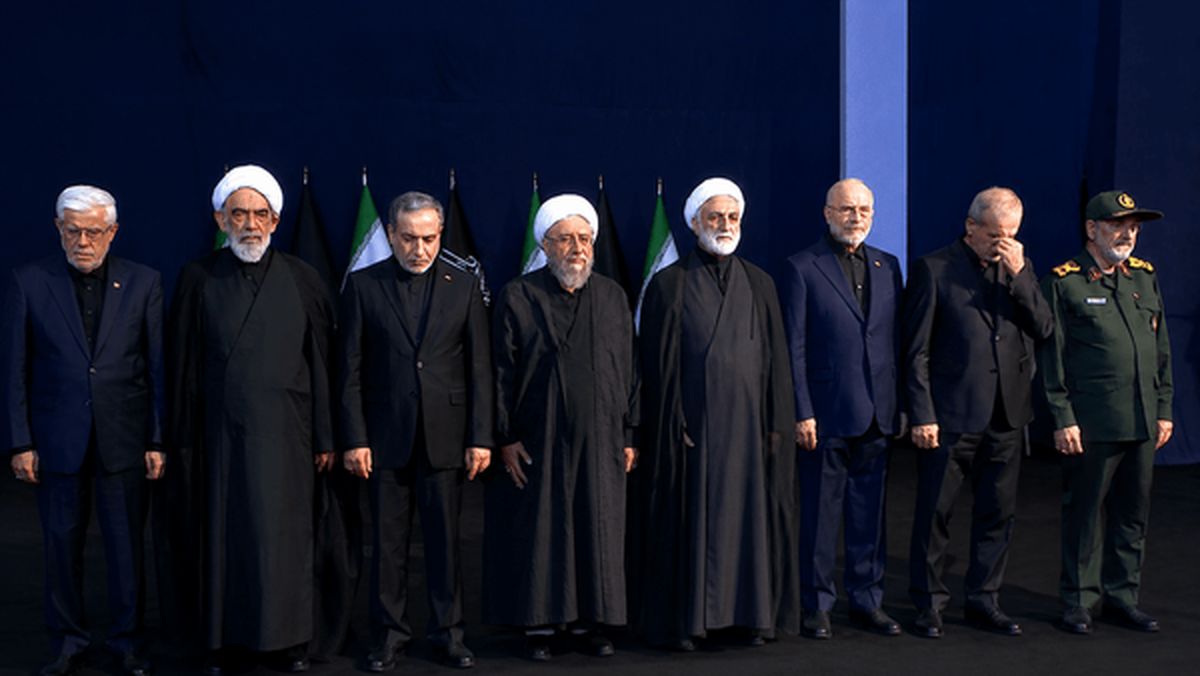 گریه پزشکیان، قالیباف و محسن رضایی در مراسم وداع 