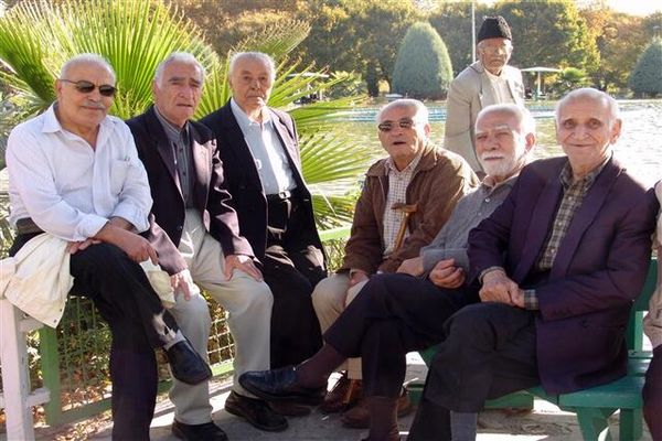 فقط یک امضا تا واریز معوقات فروردین‌ حقوق بازنشستگان | جدول واریزی ها 