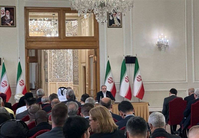 نشست عراقچی با سفرا و نمایندگان خارجی مقیم تهران