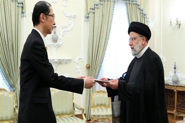 رئیسی: ایران آماده ارتقای روابط با تایلند است