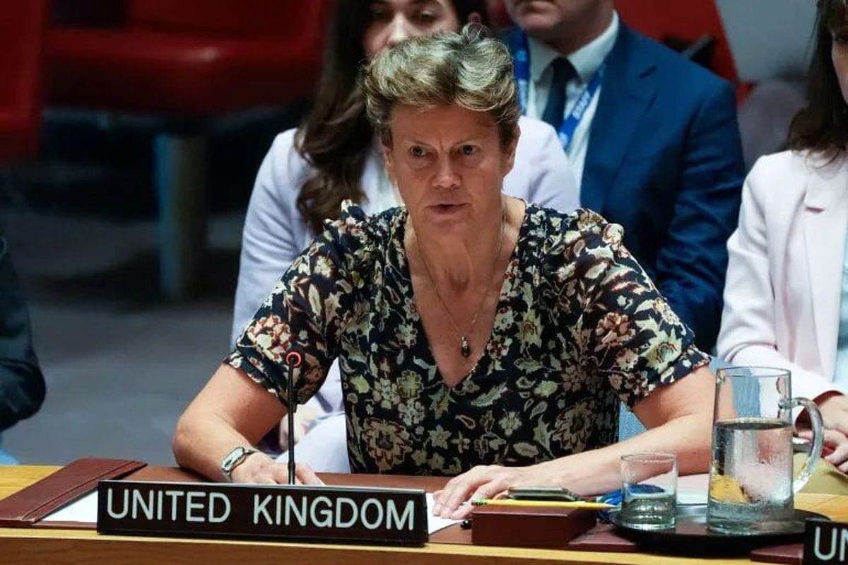 انگلیس بدون محکومیت حملات آمریکا خواستار خویشتنداری ایران شد 