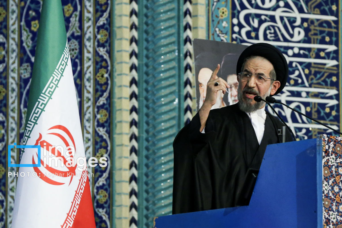 ابوترابی فرد: وحدت مقدس جز با فشردن دستهای یکدیگر تداوم نمییابد