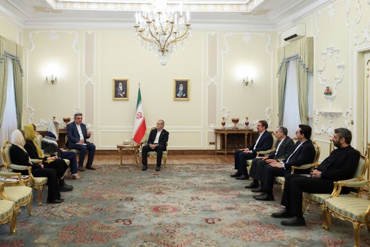 پزشکیان: به روابط سازنده نیاز داریم / ایران از مذاکره استقبال کرده و میکند / گسترش همکاری باکشورها ایران را دربرابر تکانهها مقاوم میکند