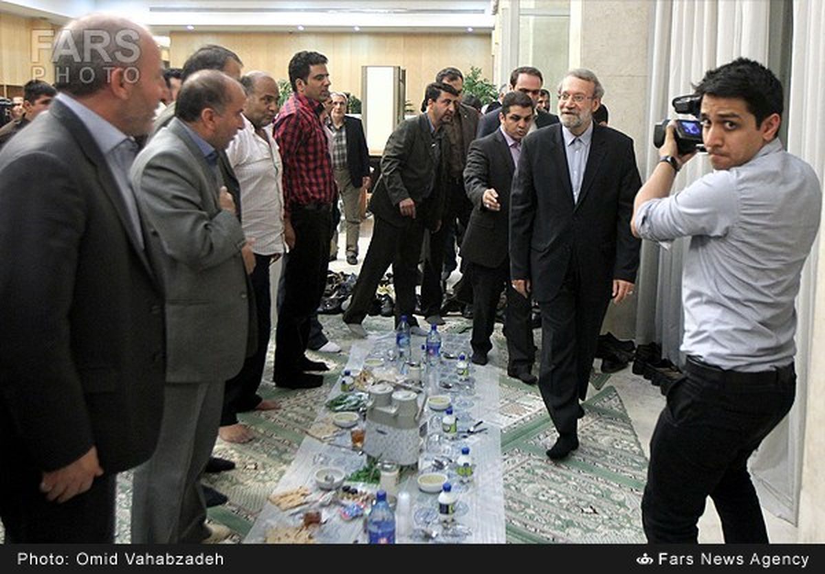 مراسم افطاری لاریجانی با ایتام/تصاویر