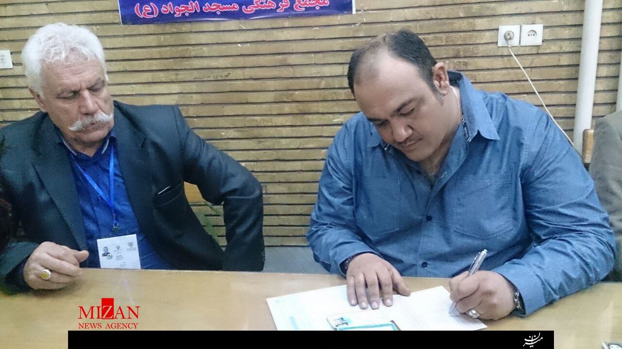 حضور بازیگر طنز معروف در انتخابات +عکس