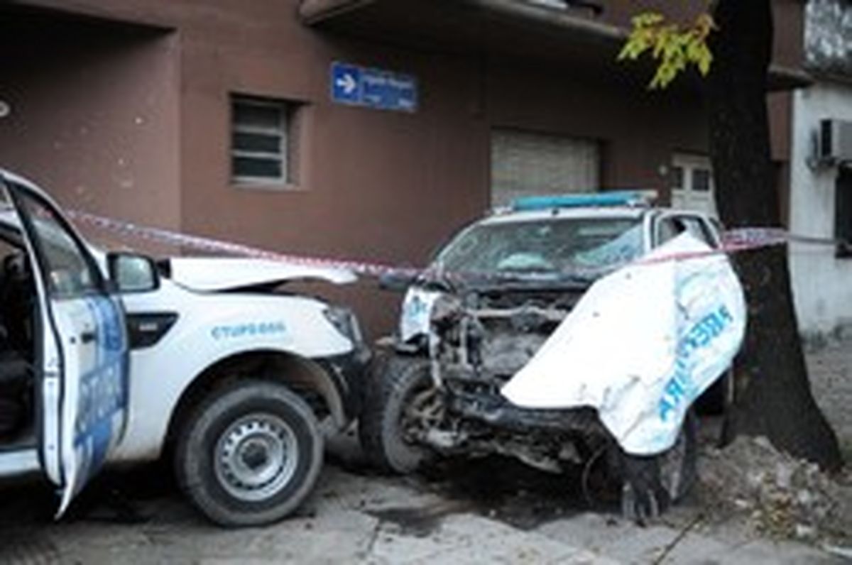 تصاویر: تصادف شدید دو خودرو پلیس با هم!