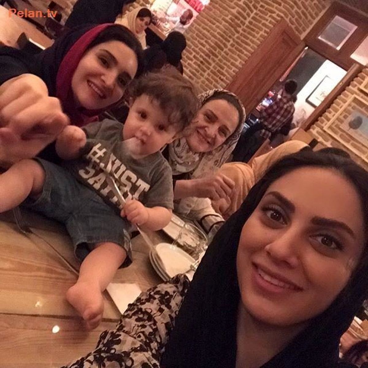 خانواده «گلاب آدینه» در یک قاب +عکس