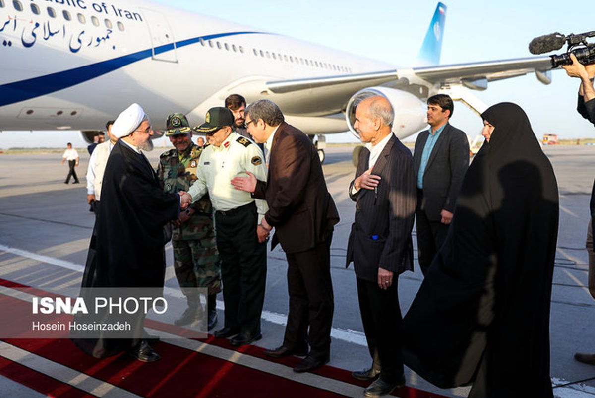 رییس جمهور وارد مشهد شد +عکس