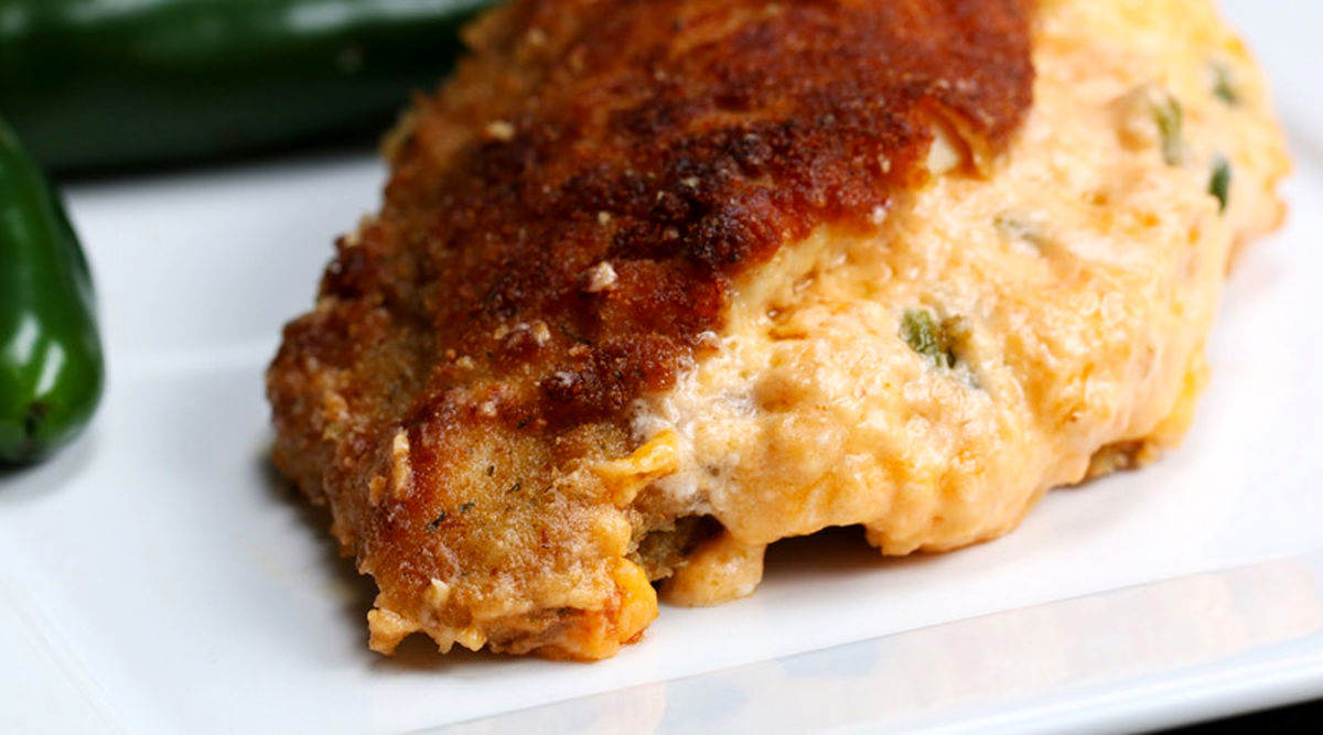 مرغ شکم پر پنیری و هالوپینو