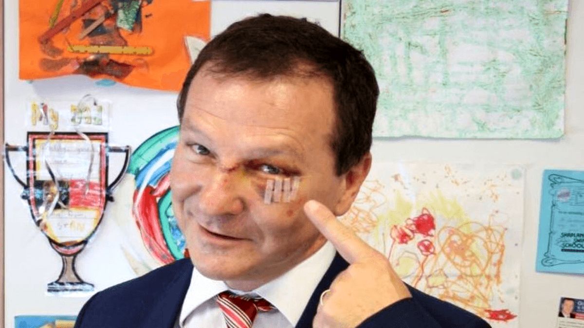 این نماینده مجلس از زنش کتک می‌خورد! +عکس