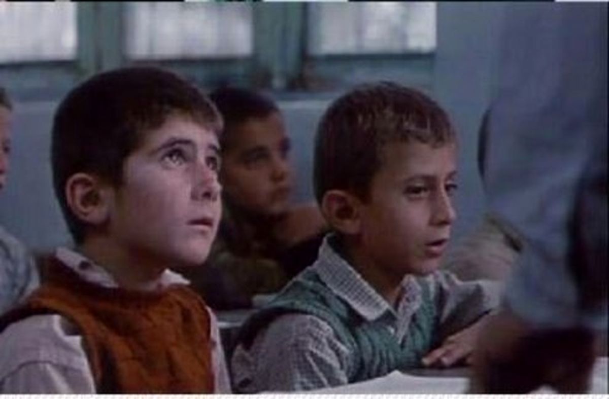 بازیگران «خانه دوست کجاست» پس از ۳۳ سال کنار هم +عکس