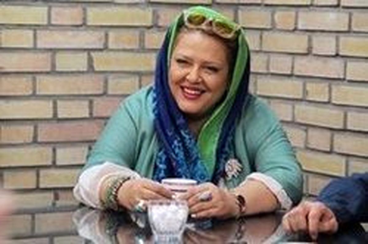 «بهاره رهنما» با بادیگاردش در نمایشگاه کتاب! +عکس